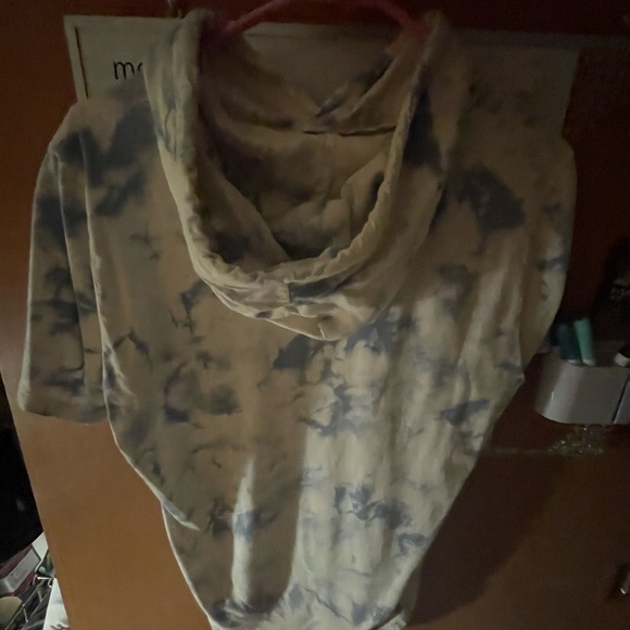 Hollister men’s short sleeve hoodie - Picture 2 of 3